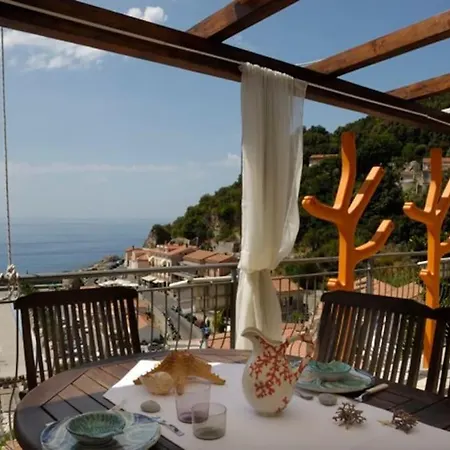 Cocosea: Un Attico Con Vista Mozzafiato 마라테아